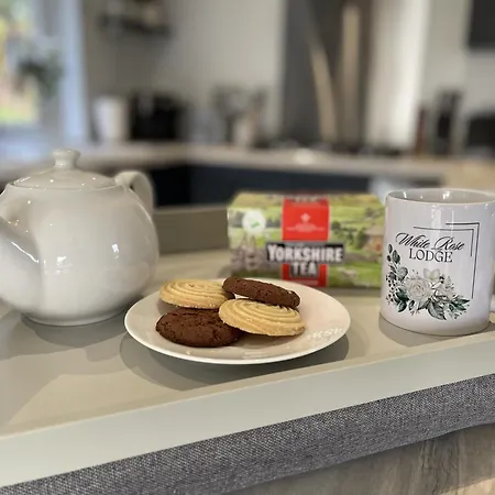 Hollicarrs - White Rose Hytte *