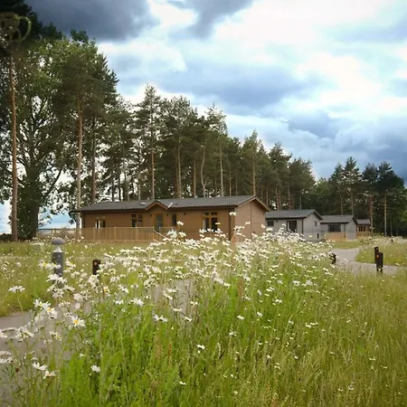 Hollicarrs - White Rose Hytte Riccall