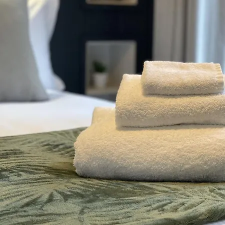 Hollicarrs - White Rose Riccall