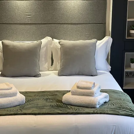 Hollicarrs - White Rose Riccall